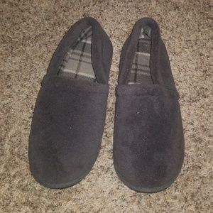 Fuzzy slippers medium size 9-10